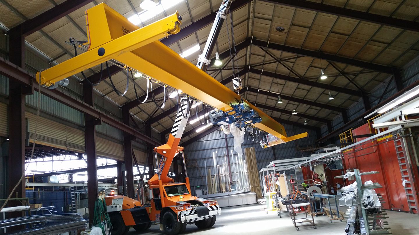 起重机械设备.jpg 机械设备