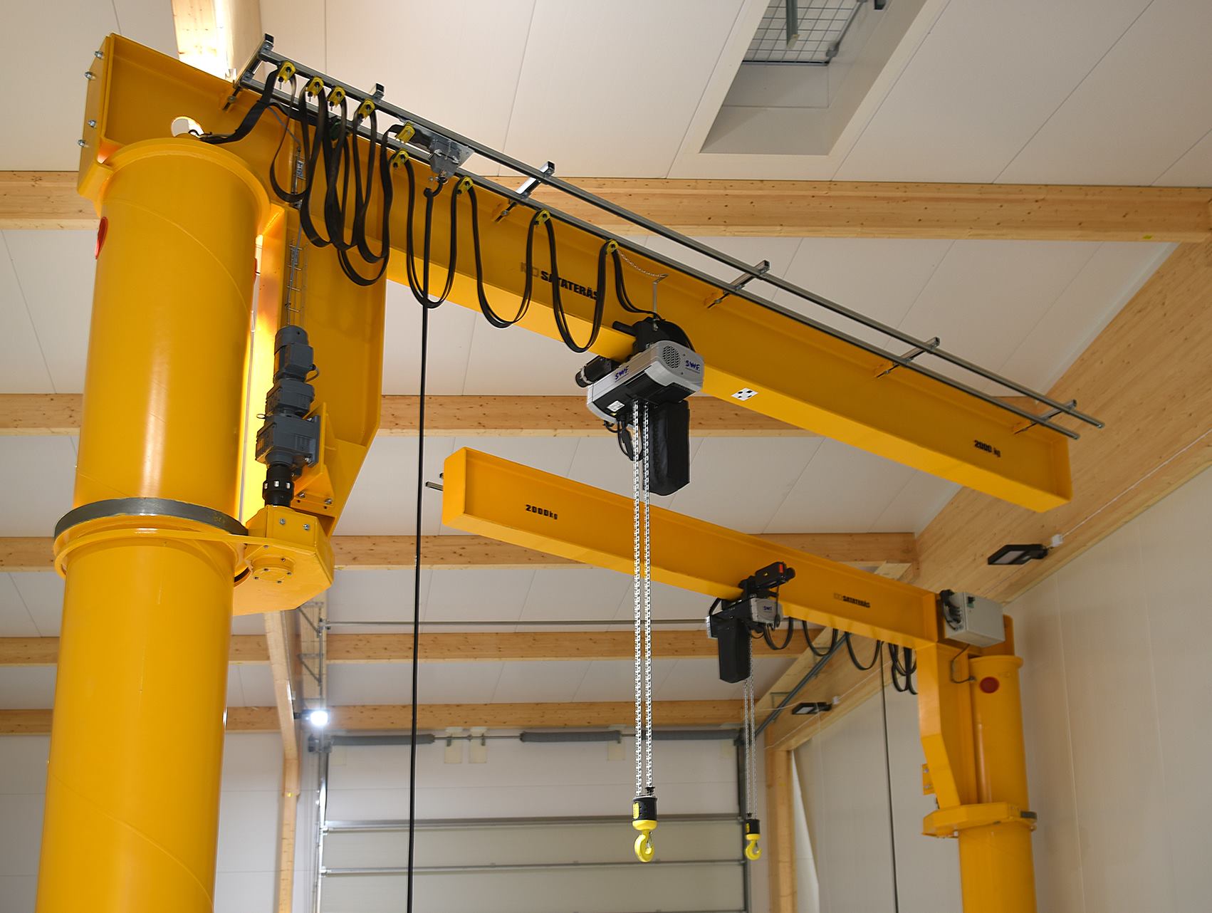 悬臂起重设备(轻小型).jpg 轻小型起重设备