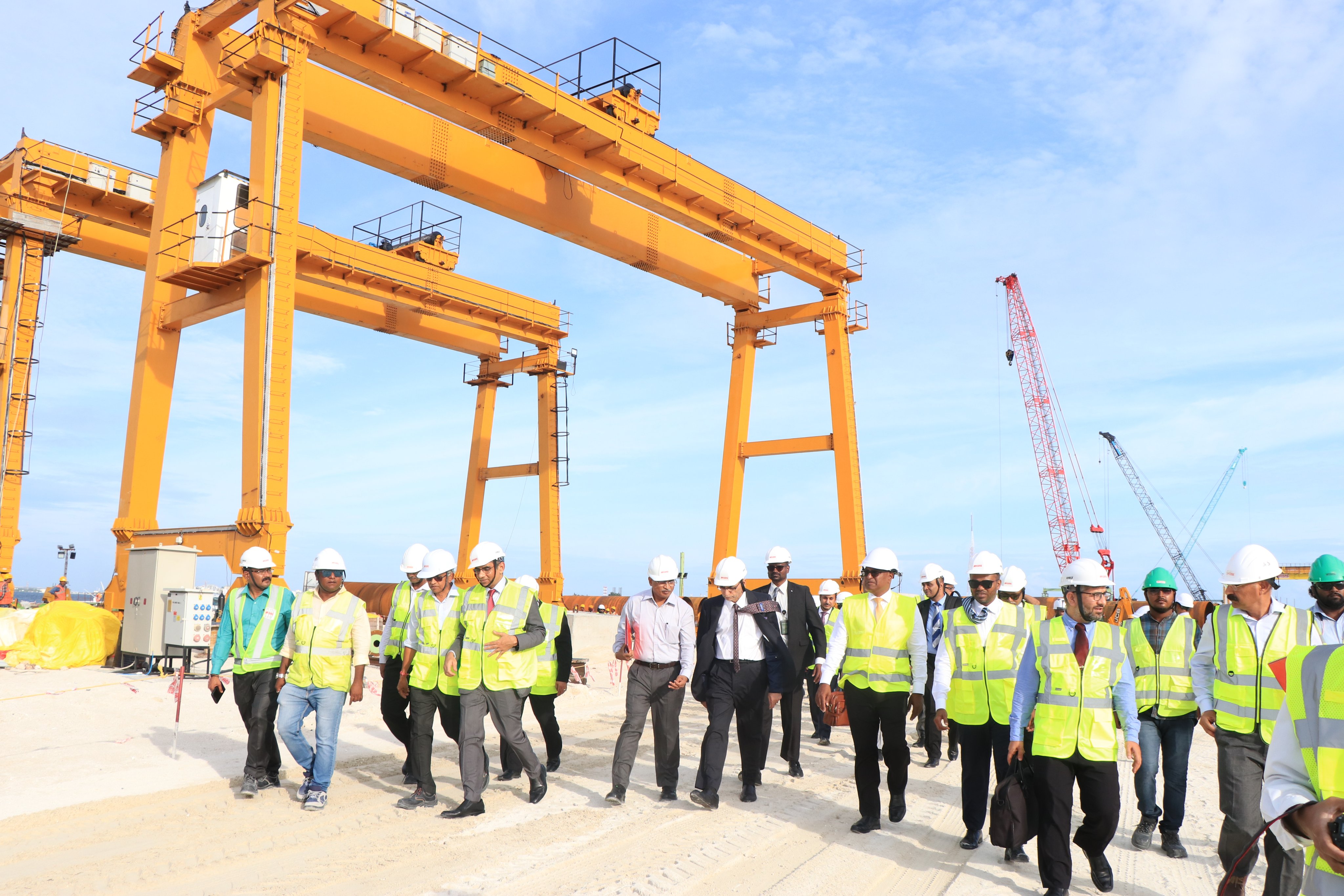 门式起重机安装时的规范和注意事项.jpg 门式起重机