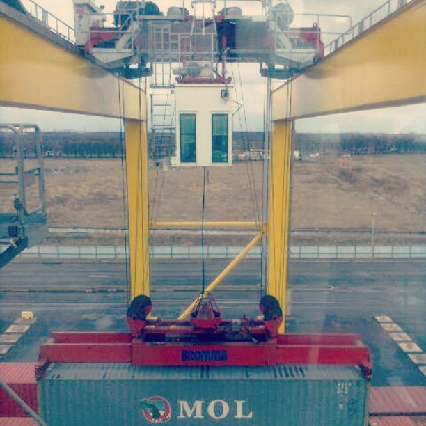 什么是龙门吊?.jpg 龙门吊