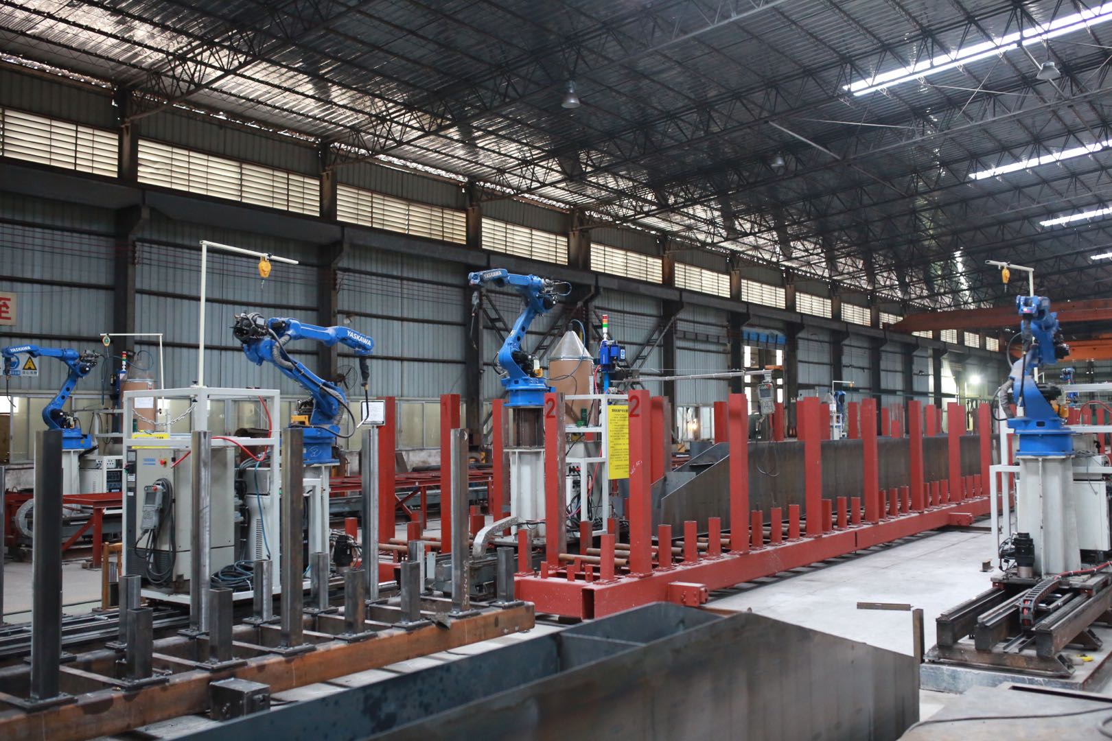 起重机生产自动焊接机器人.jpg 起重机生产自动焊接机器人.jpg